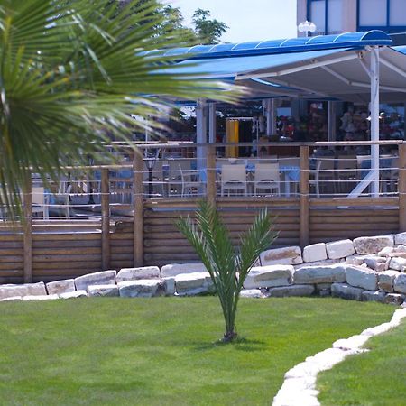 Myroandrou Beach Hotel Apartments Pernera Kültér fotó