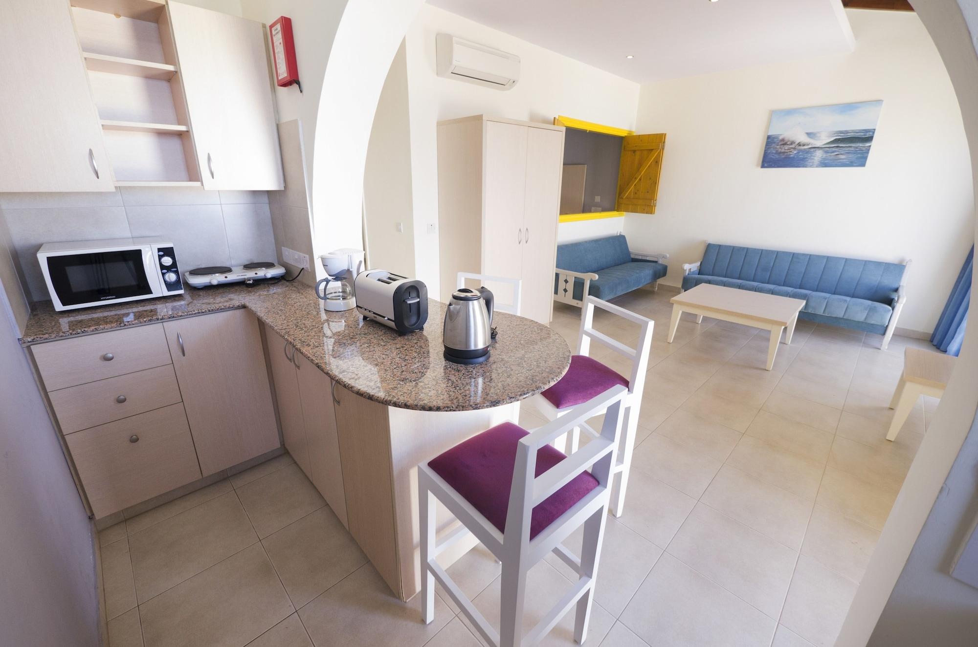 Myroandrou Beach Hotel Apartments Pernera Kültér fotó