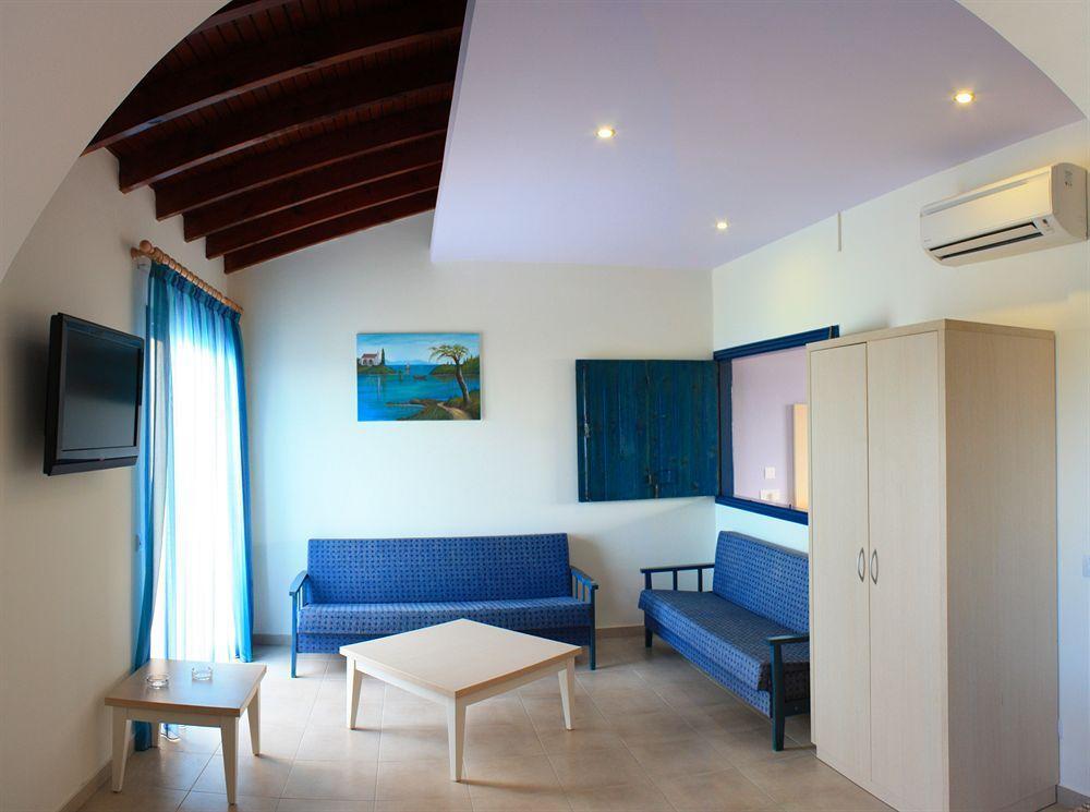 Myroandrou Beach Hotel Apartments Pernera Kültér fotó